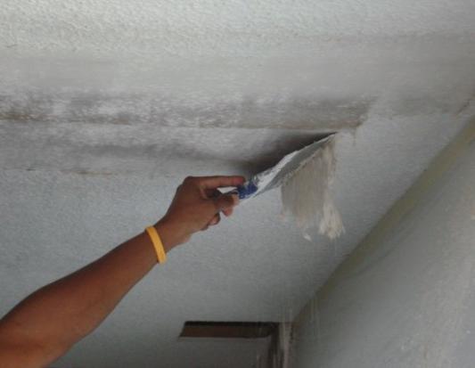 Как правильно белить потолок водоэмульсионной краской