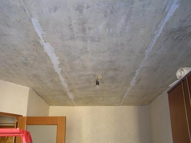 Заделка швов на потолке между плитами