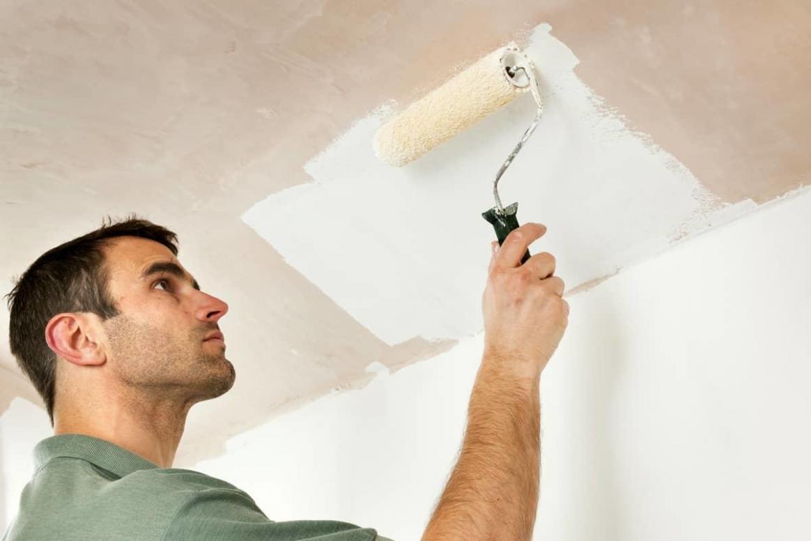Как обновить потолок покрашенный побелкой