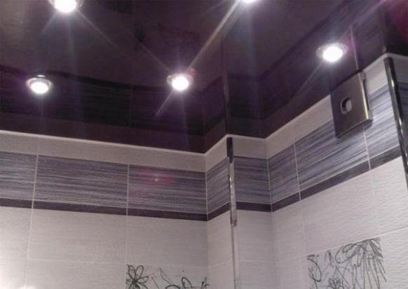 Навесные потолки в ванную комнату