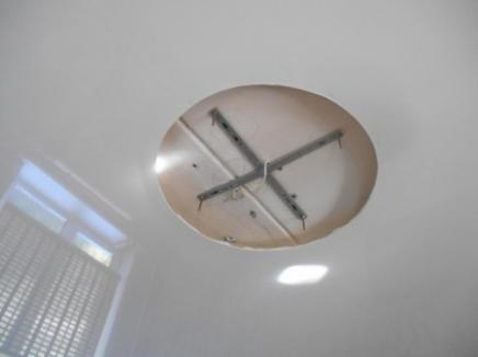 Закладная под светильник в натяжном потолке
