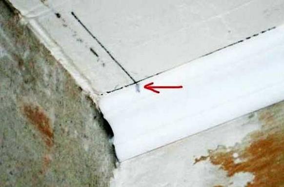 Как сделать углы на потолочном плинтусе