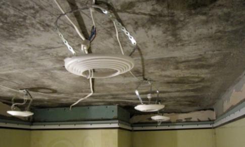 Установка точечных светильников в натяжной потолок