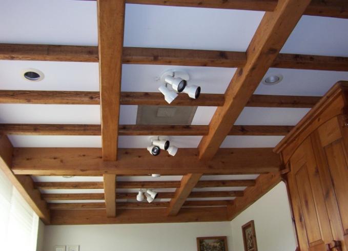 Потолок в деревянном доме своими руками